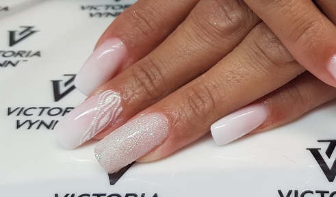 Pose complète au comblage pour l'été